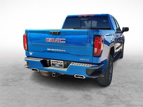 Used 2024 GMC Sierra 1500 AT4 w/ Technology Package image 10
