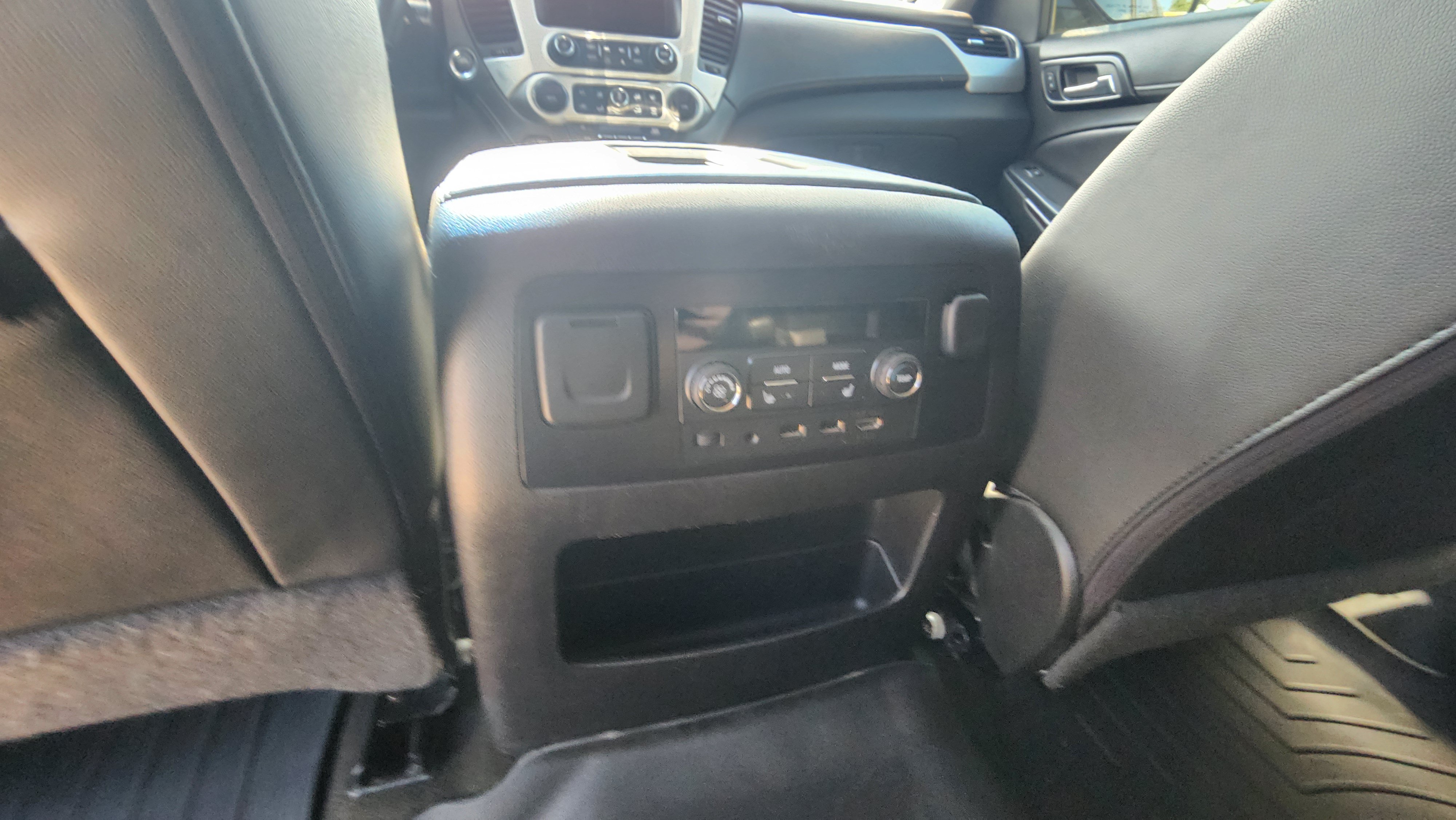 Used 2018 GMC Yukon XL SLT w/ Open Road Package AWD/4WD image 12