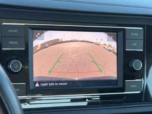 Used 2024 Volkswagen Jetta SE FWD image 14