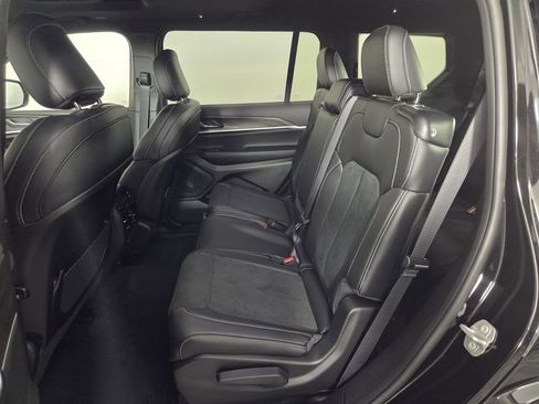 New 2026 Jeep Grand Cherokee L 2WD image 17