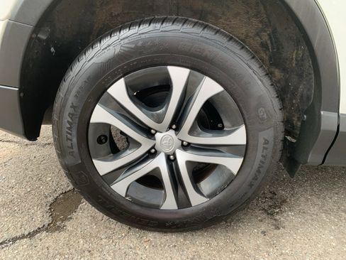 Used 2018 Toyota RAV4 LE w/ All Weather Liner Package AWD/4WD image 24