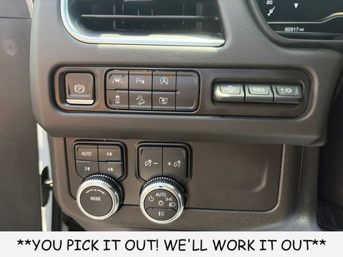 Used 2023 GMC Yukon AT4 w/ Technology Package AWD/4WD image 13