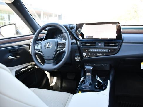 New 2025 Lexus ES 300h w/ Premium Package image 21