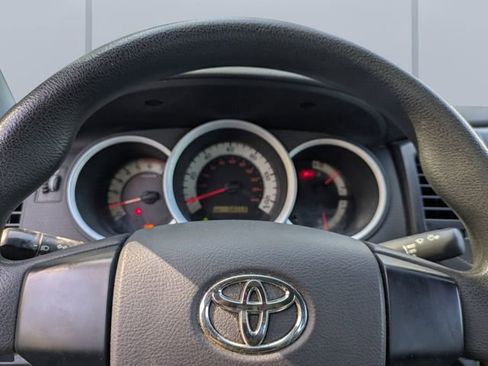 Used 2012 Toyota Tacoma Base image 25