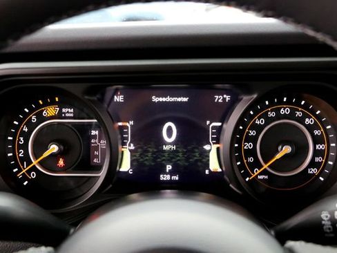 Used 2026 Jeep Wrangler Unlimited Rubicon AWD/4WD image 16