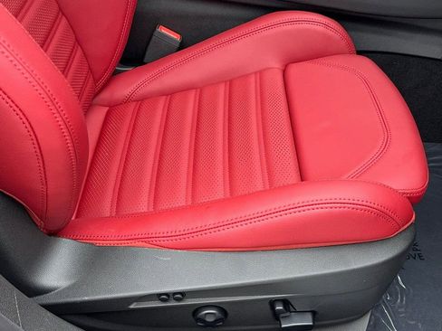 New 2025 Alfa Romeo Giulia Base image 43