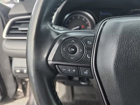 Used 2023 Toyota Camry SE image 19
