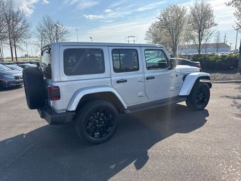 Used 2023 Jeep Wrangler Unlimited Sahara w/ Cold Weather Group image 14