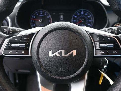 Used 2024 Kia Forte LXS image 27