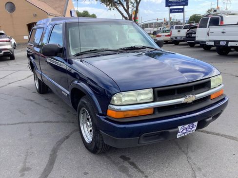 Used 2002 Chevrolet S10 Pickup 2WD Extended Cab w/ Preferred Equipment Group image 17