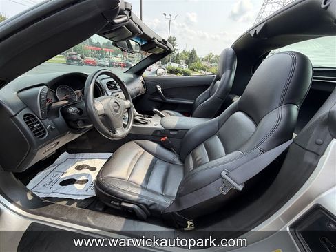 Used 2006 Chevrolet Corvette Coupe w/ Preferred Equipment Group RWD image 5