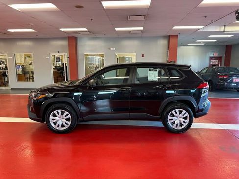 Used 2023 Toyota Corolla Cross L AWD/4WD image 6