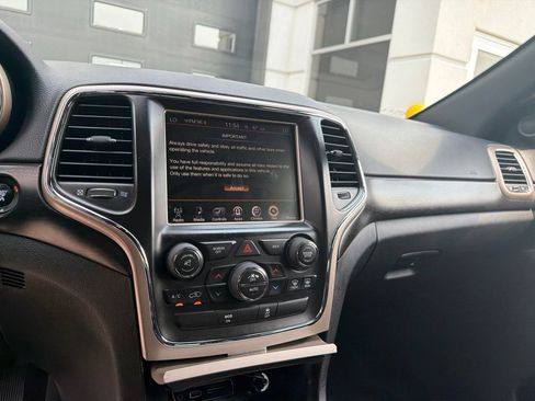 Used 2015 Jeep Grand Cherokee Altitude AWD/4WD image 11