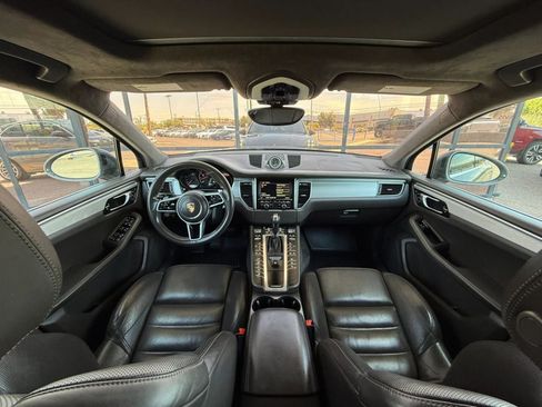 Used 2016 Porsche Macan Turbo AWD/4WD image 44