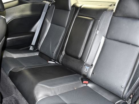 Used 2018 Dodge Challenger GT image 38