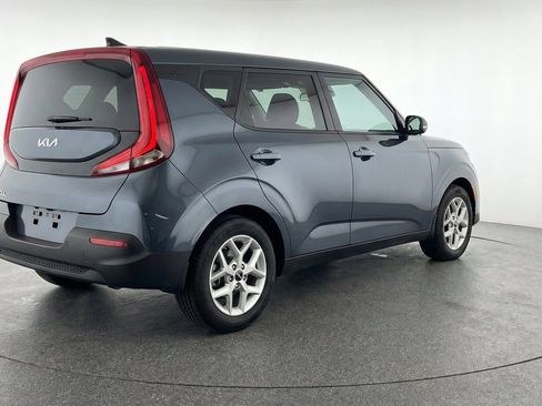 Used 2025 Kia Soul LX w/ LX Technology Package FWD image 9