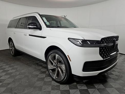 New 2026 Lincoln Navigator L Black Label AWD/4WD image 4