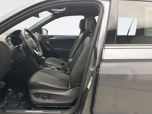 Used 2024 Volkswagen Tiguan SE R-Line AWD/4WD image 11