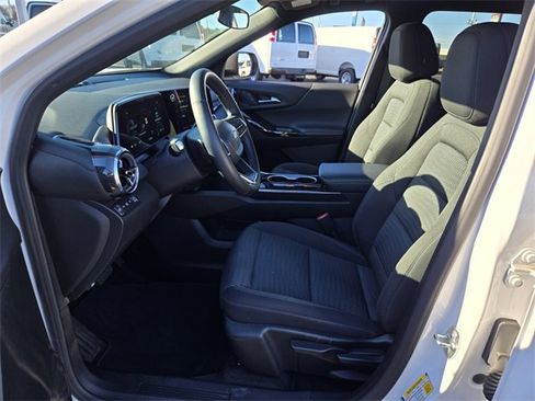 Used 2025 Chevrolet Equinox LT image 10