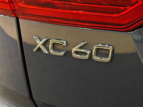 Used 2023 Volvo XC60 B5 Plus AWD/4WD image 48