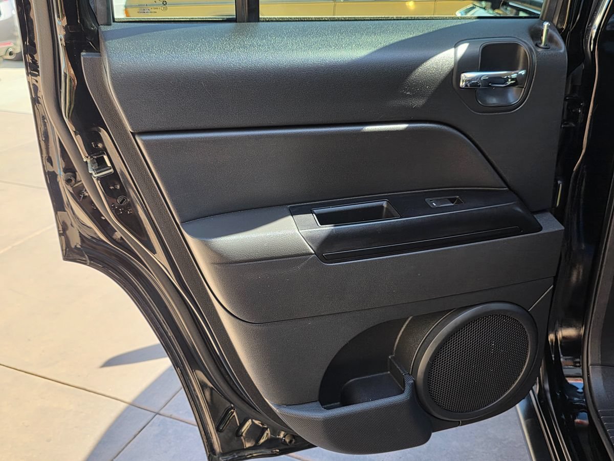 Used 2017 Jeep Patriot Latitude FWD image 25
