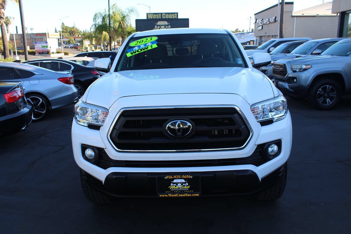 Used 2023 Toyota Tacoma SR5 AWD/4WD image 3
