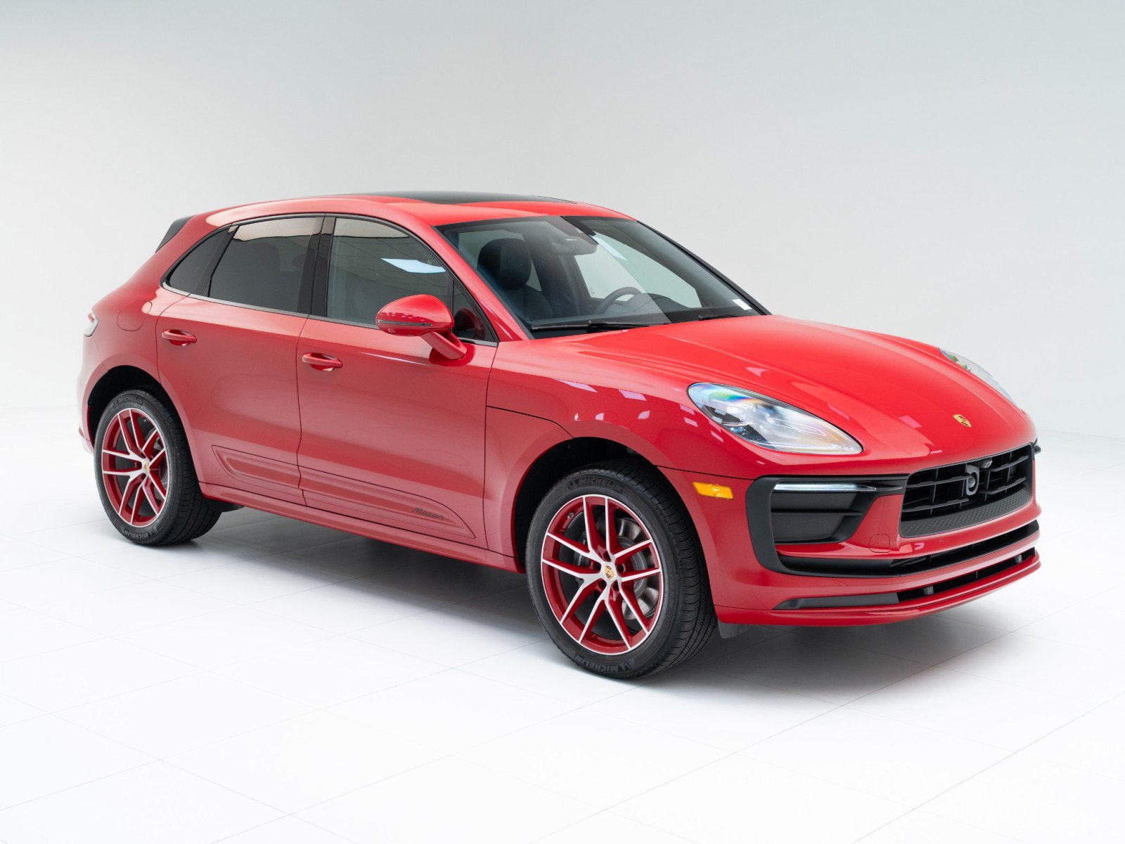 Certified 2026 Porsche Macan AWD/4WD image 7