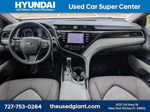 Used 2019 Toyota Camry LE FWD image 15