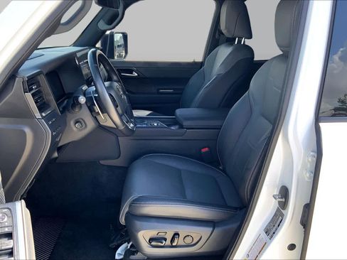 Used 2024 Lexus GX 550 w/ Accessory Package (Z1) AWD/4WD image 8