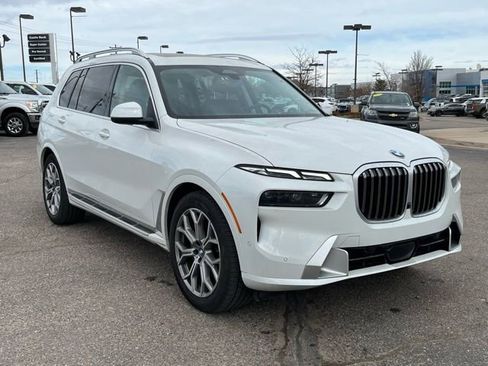 Used 2025 BMW X7 xDrive40i image 9
