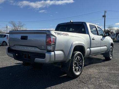 Used 2022 Toyota Tacoma TRD Sport image 11