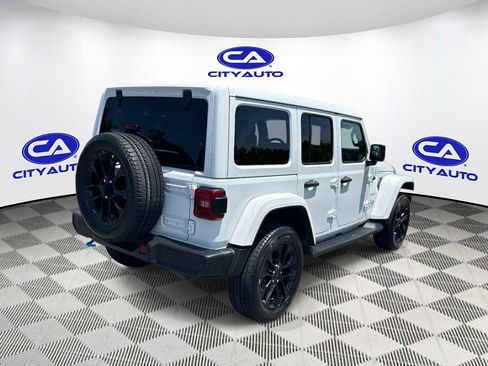 Used 2023 Jeep Wrangler Unlimited Sahara w/ Cold Weather Group AWD/4WD image 5