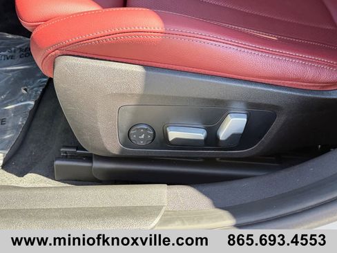 Used 2023 BMW 330i xDrive Sedan w/ Premium Package AWD/4WD image 13