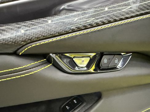 Used 2023 Chevrolet Corvette Z06 w/ Z07 Performance Package RWD image 11