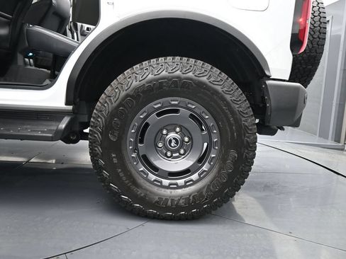Used 2025 Ford Bronco Outer Banks w/ Sasquatch Package AWD/4WD image 19