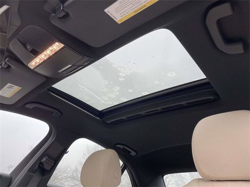 Used 2019 Mercedes-Benz E 300 4MATIC image 19