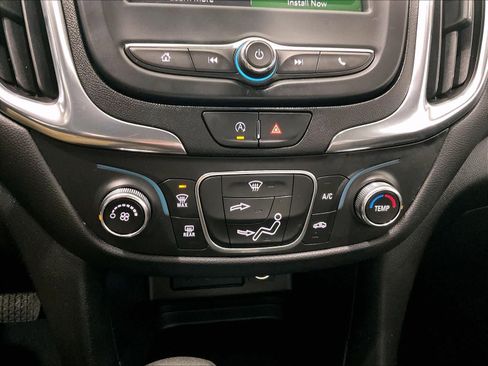 Used 2023 Chevrolet Equinox LT image 25