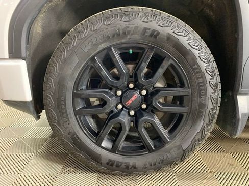 Used 2020 GMC Sierra 1500 Elevation w/ Elevation Value Package AWD/4WD image 33