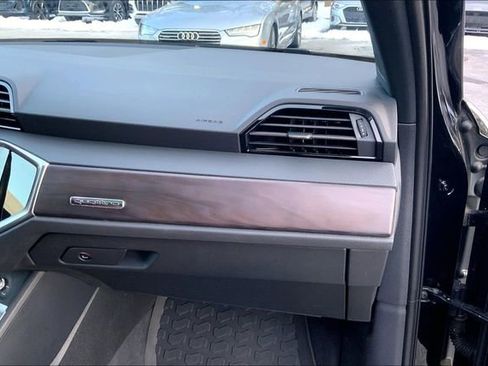 Used 2023 Audi Q3 2.0T Premium w/ Convenience Package image 16