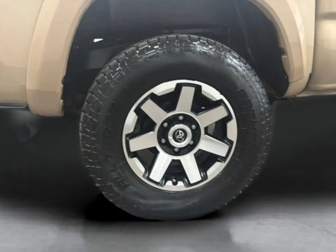 Used 2017 Toyota Tacoma Limited w/ Tow Package RWD image 28