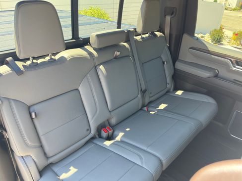 Used 2022 Chevrolet Silverado 1500 RST w/ Convenience Package II AWD/4WD image 18