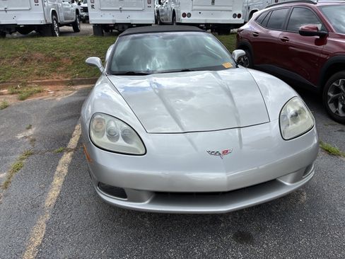 Used 2007 Chevrolet Corvette Convertible RWD image 2