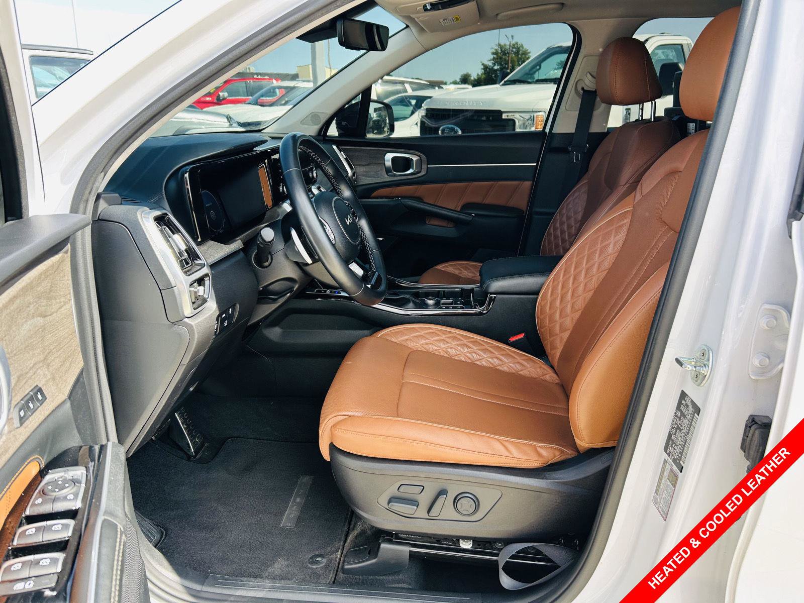 Used 2022 Kia Sorento SX Prestige w/ Rust Color Package AWD/4WD image 3
