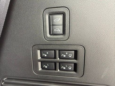 New 2025 Nissan Armada Platinum Reserve image 19