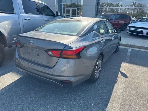 Used 2025 Nissan Altima 2.5 SV image 6