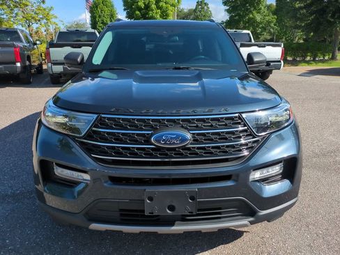 Used 2022 Ford Explorer XLT w/ Equipment Group 202A RWD image 9