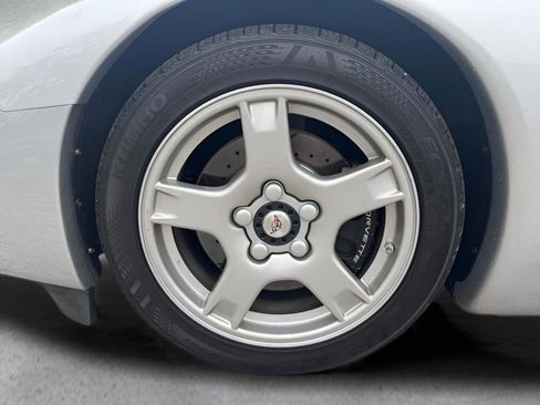 Used 1998 Chevrolet Corvette Coupe w/ Memory Pkg RWD image 13