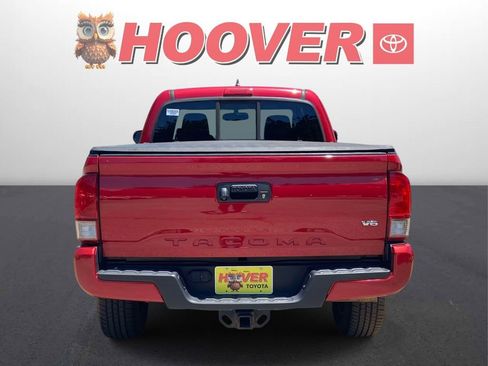 Used 2016 Toyota Tacoma TRD Sport w/ Towing Package RWD image 3