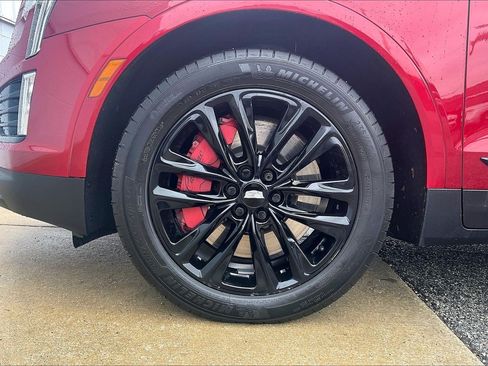 Used 2022 Cadillac XT5 Sportv w/ LPO, ONYX Package AWD/4WD image 11
