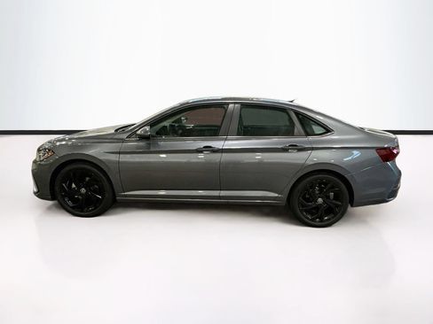 Used 2025 Volkswagen Jetta SE w/ Sunroof Package FWD image 8